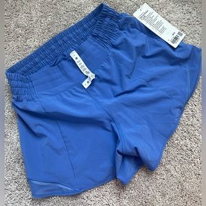 Lululemon, Hotty hot HR Short 4” lined